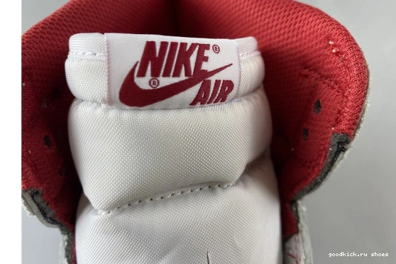 555088-103 555088-103 AIR (2017) Retro Red Jordan 1 Metallic 0218